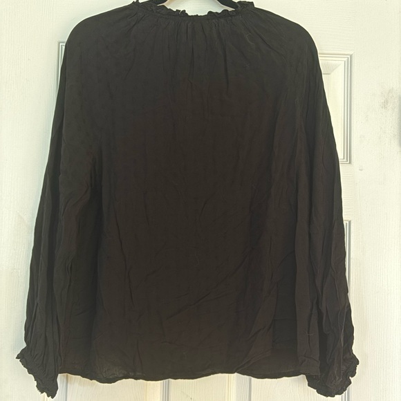 Medium Old Navy Black Women's Blouse - Picture 2 of 5